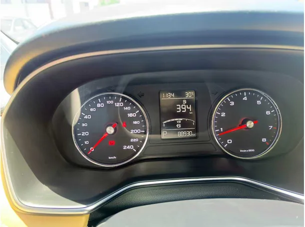 Car image 30