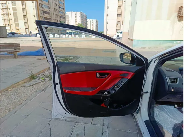 Car image 10