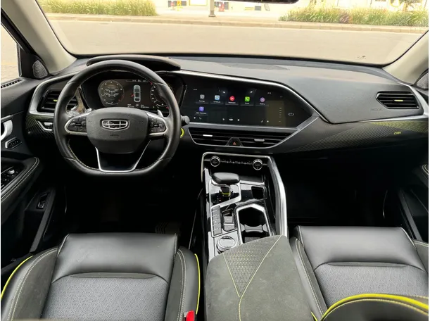 Car image 16