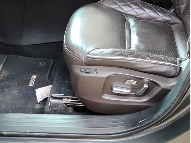 Car image 38