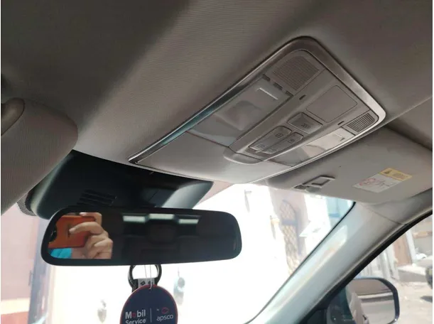Car image 40
