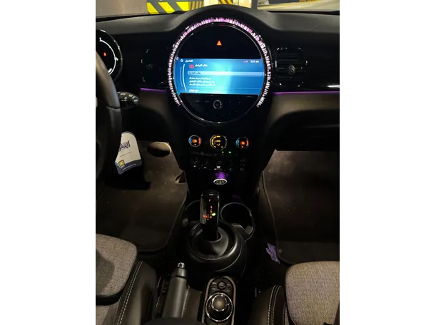 Car image 16