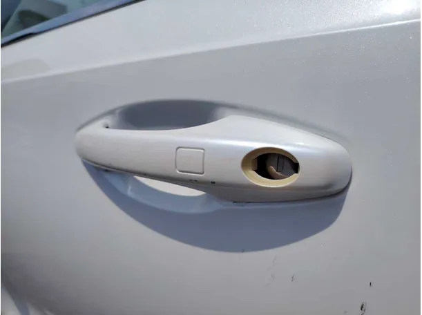 Car image 28