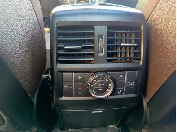 Car image 38