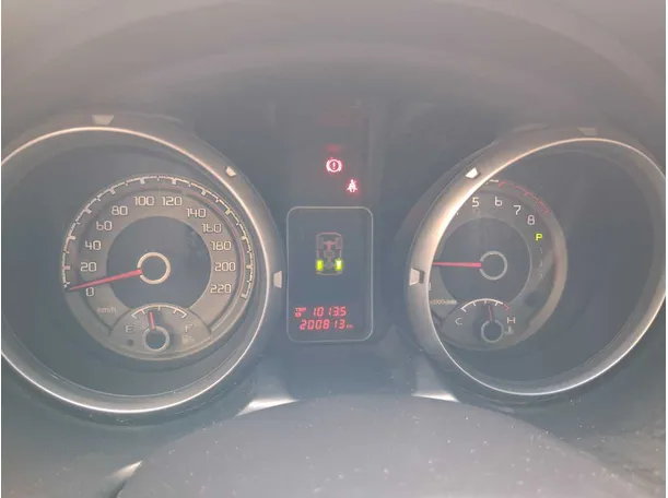 Car image 19