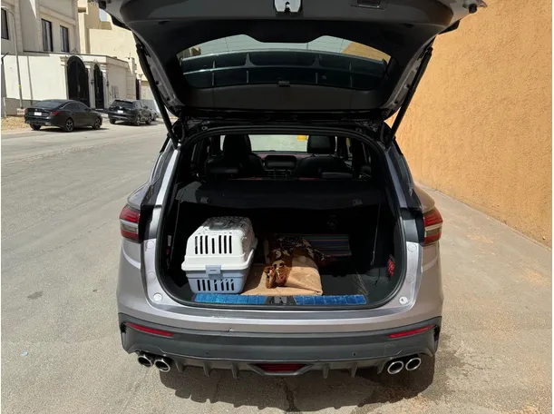 Car image 23