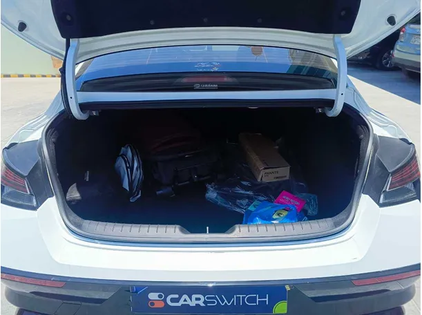Car image 32
