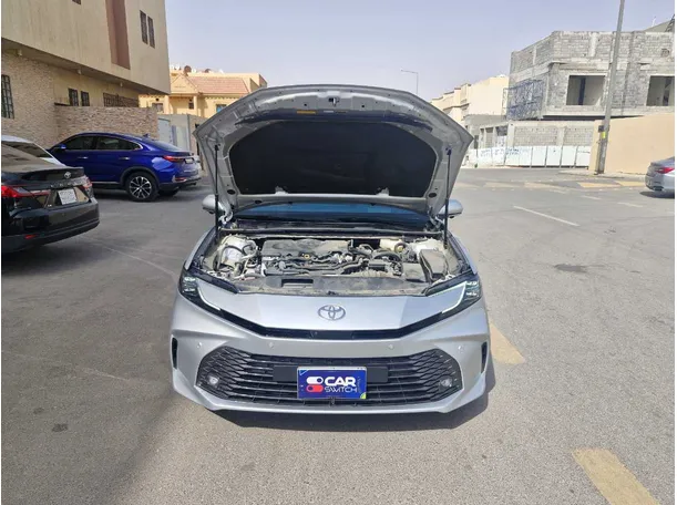 Car image 25