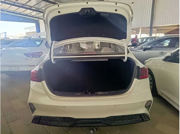 Car image 25