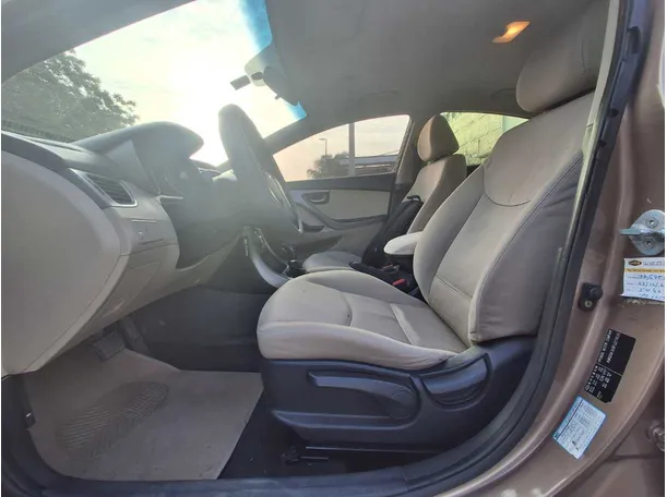 Car image 12