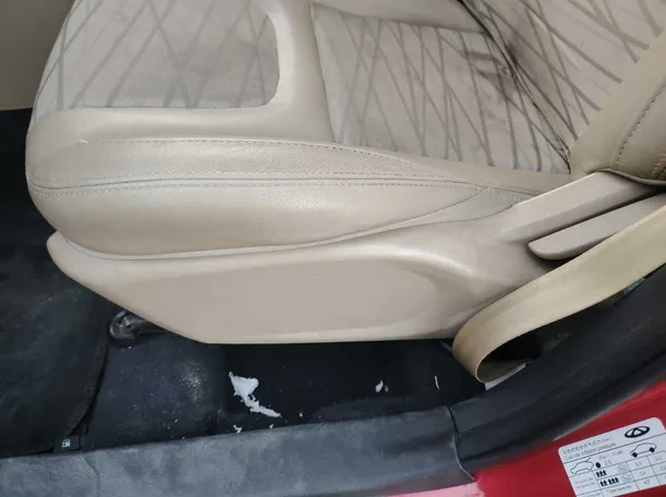 Car image 36