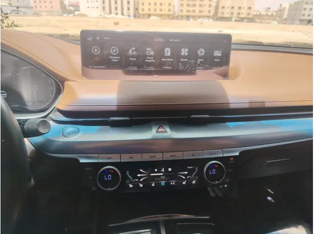 Car image 21