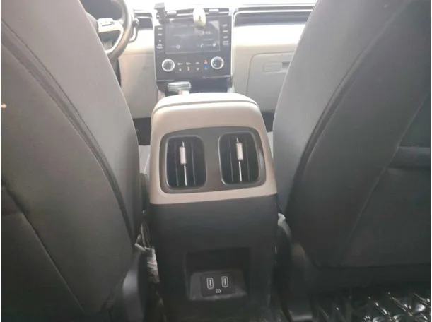 Car image 25