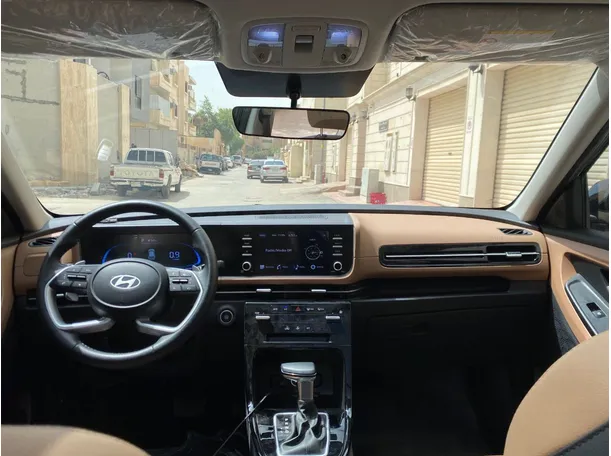 Car image 15