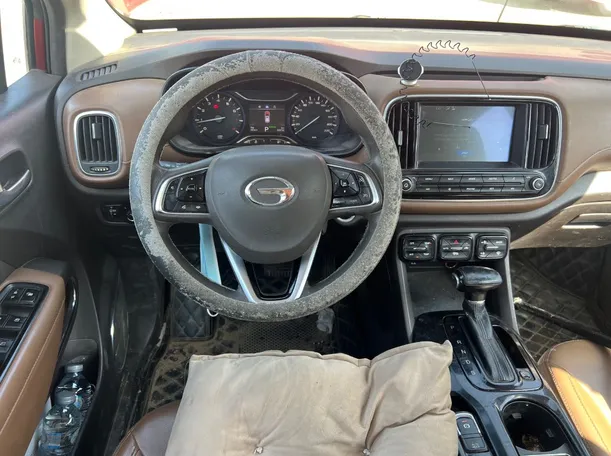 Car image 19