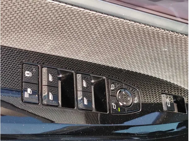 Car image 31