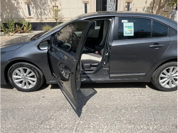 Car image 13