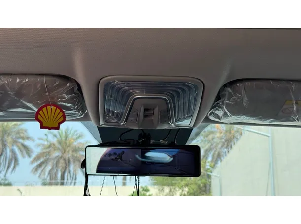 Car image 24