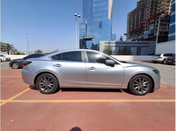 Car image 8