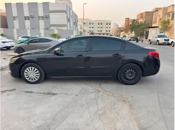 Car image 8