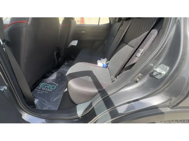 Car image 11