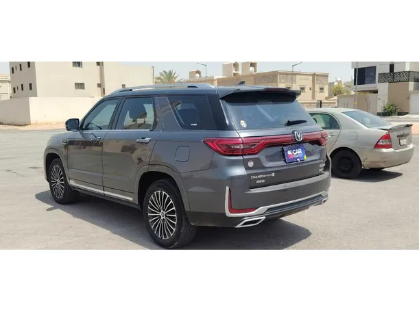 Car image 7