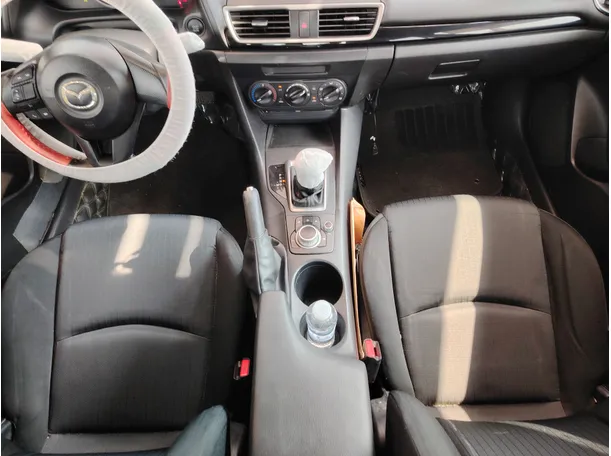 Car image 16