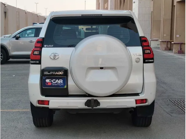 Car image 6