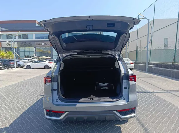 Car image 28