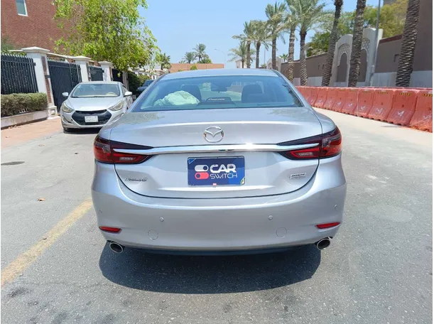 Car image 5