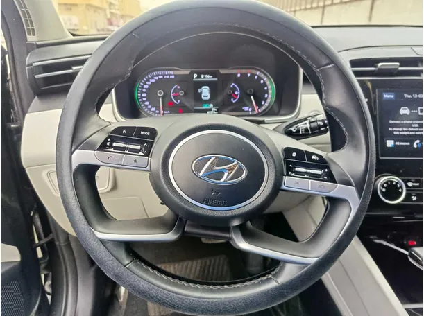 Car image 24