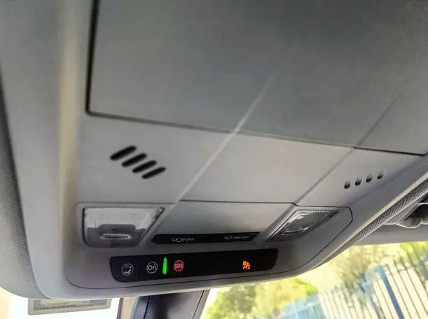 Car image 31