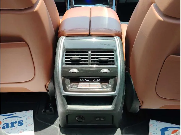 Car image 40