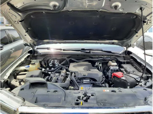 Car image 19