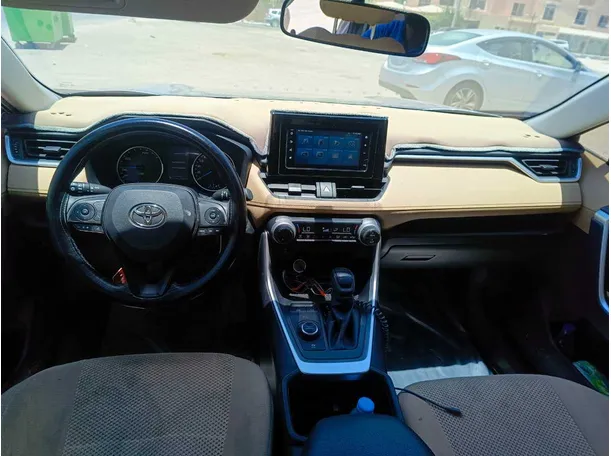 Car image 18