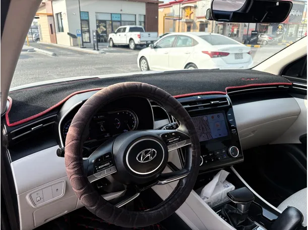 Car image 13