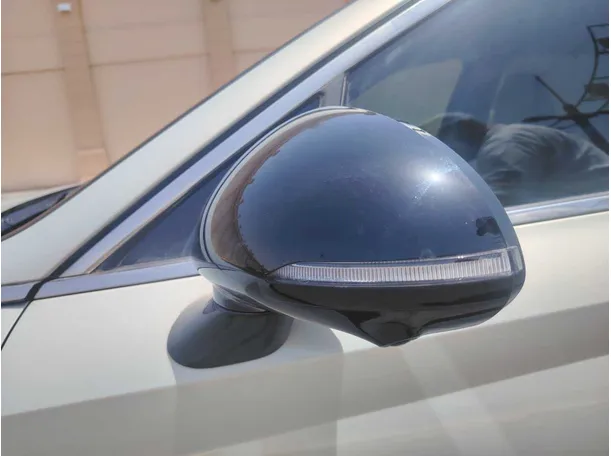 Car image 25