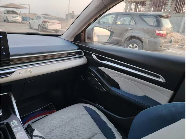 Car image 31