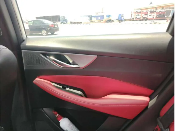 Car image 35