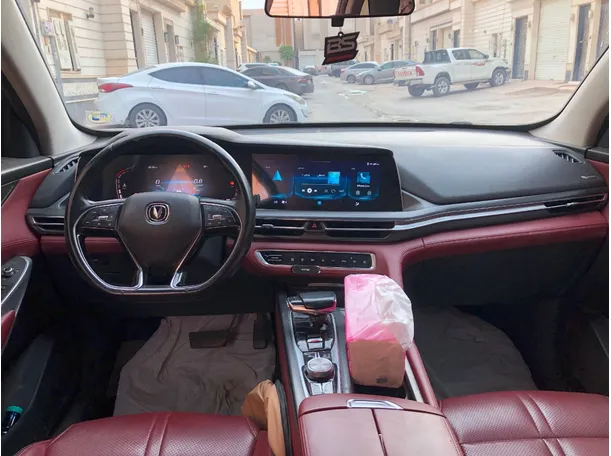 Car image 17