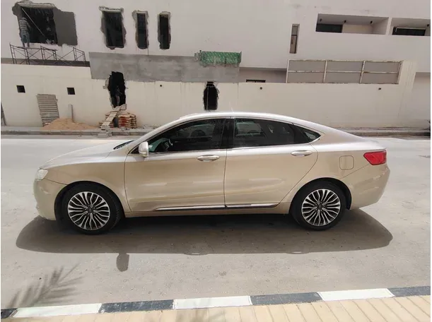 Car image 8