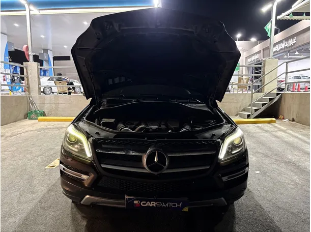 Car image 30