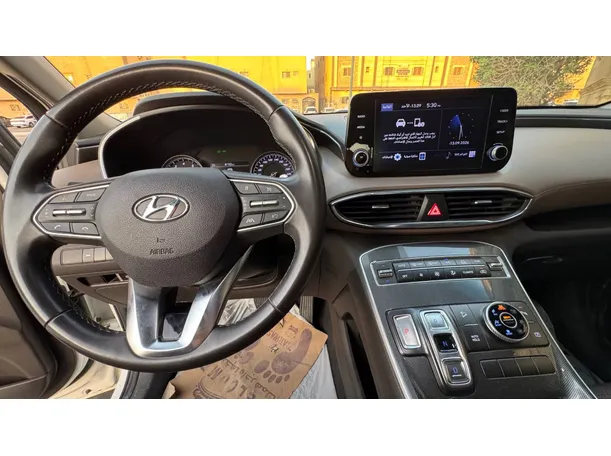Car image 16