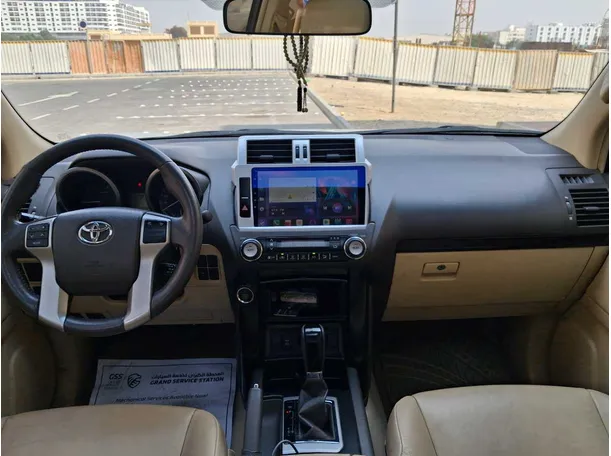 Car image 13