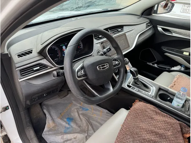 Car image 10