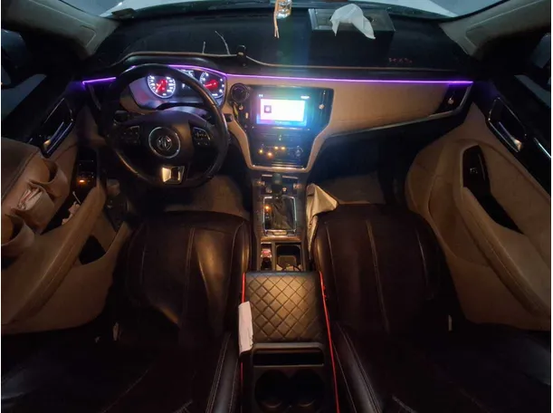 Car image 14