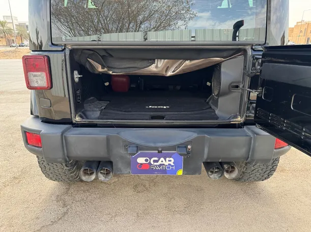 Car image 21