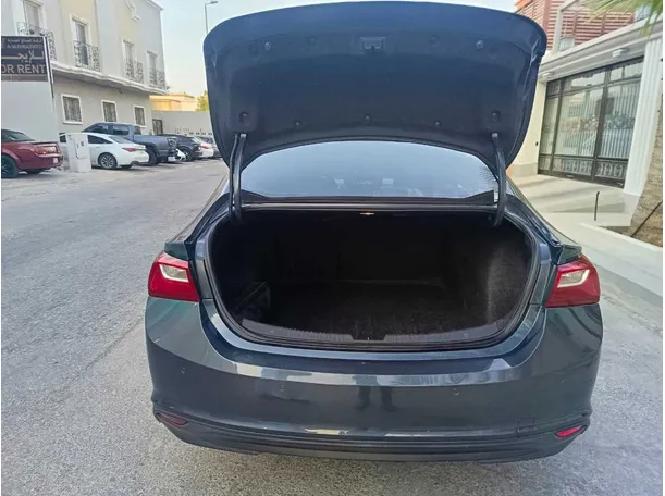 Car image 27