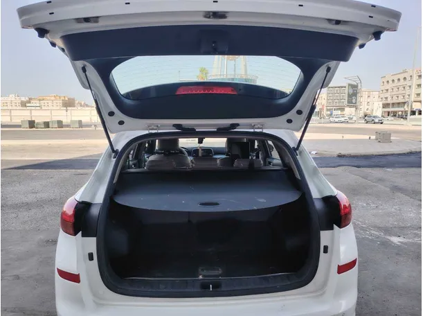 Car image 23