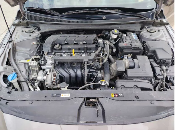 Car image 32